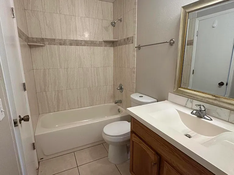 511 Dinner St NE — Photo 12