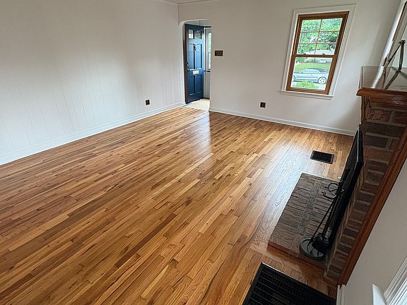 3rd image of 1368 Westwood Ave