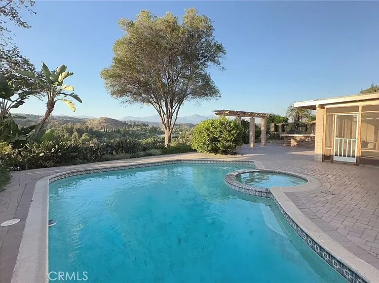 19879 Vista Hermosa Dr — Photo 1