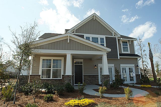 1st image of 220 Clubhouse Drive