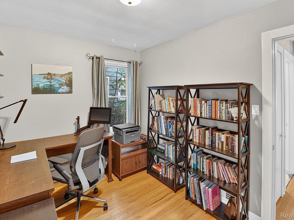 536 S Minerva Ave, photo 20