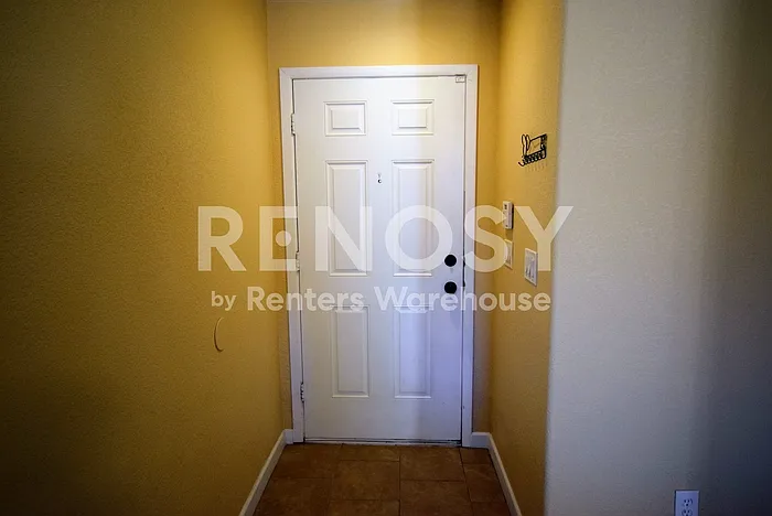 4 bed, 3.0 bath, 2033 sqft, $2,100 — Photo 3