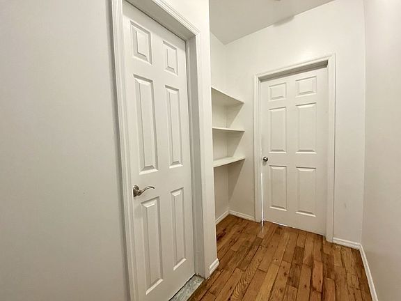 3rd image of 313 W 114th St #1A
