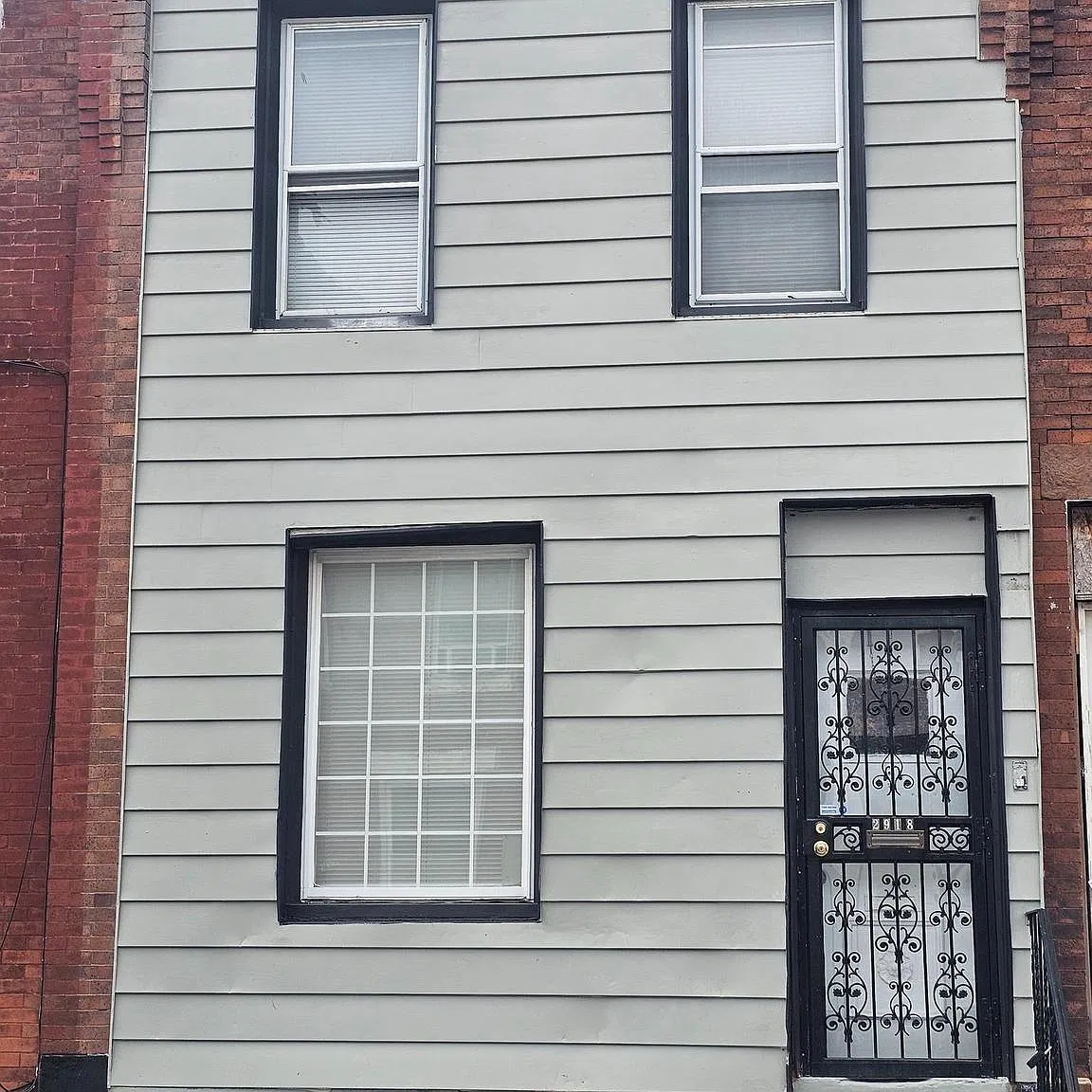 3 bed, 1.0 bath, 920 sqft, $1,400 — Photo 1