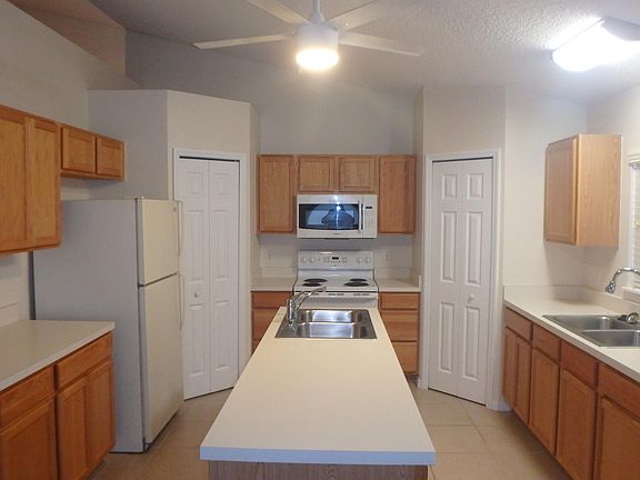 2nd image of 1224 Larkspur St SE