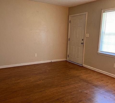 5th image of 1202 Tinsley Dr NW #B