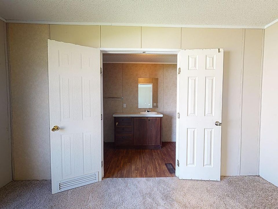 1st image of 32 McAdam Dr
