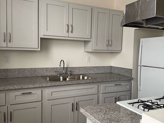 2nd image of 1723 N Wilcox Ave #9ebfa7f8c