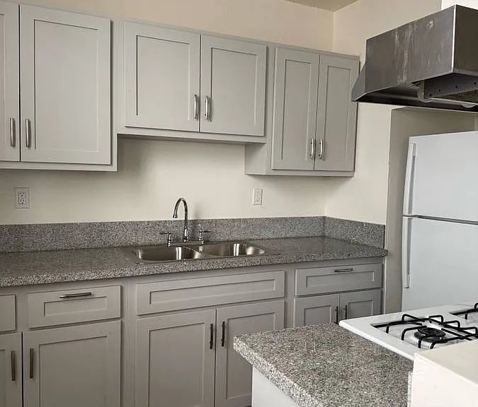 Wilcox Apartments — Photo 2