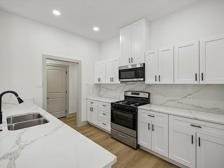 9214 Grandview Park Dr — Photo 18