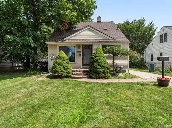 1538 N Bywood Ave, Clawson, MI 48017