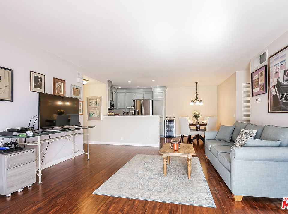 1st image of 17800 Burbank Blvd APT 206
