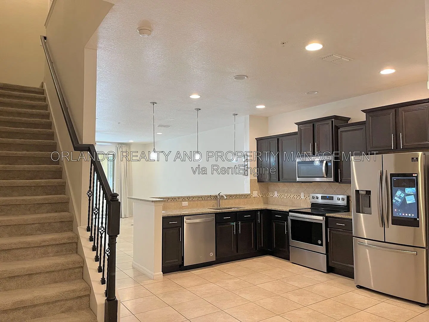 3 bed, 2.0 bath, 1708 sqft, $2,299 — Photo 3