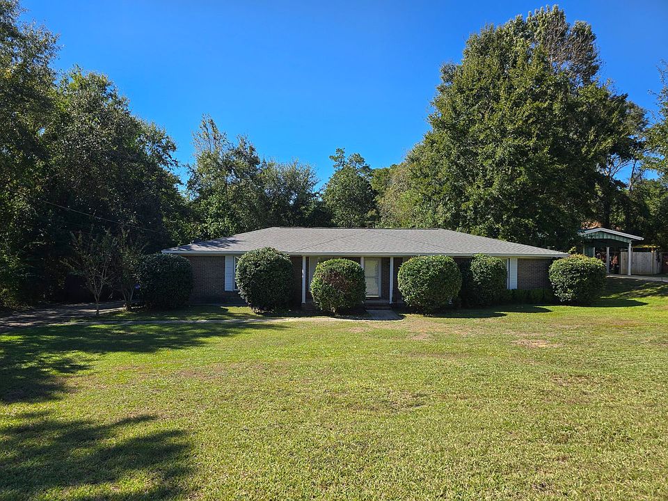1st image of 1109 Sussex Ln
