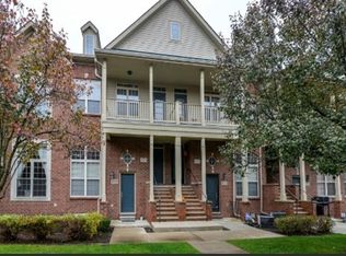 411 Old Pine Way, Walled Lake, MI 48390