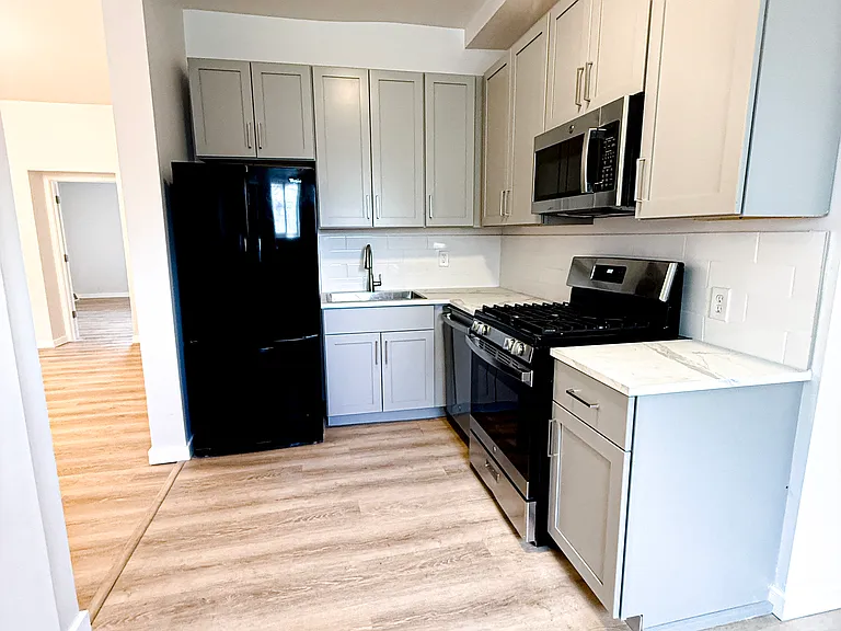 1404 Wareman Ave #2 — Photo 3