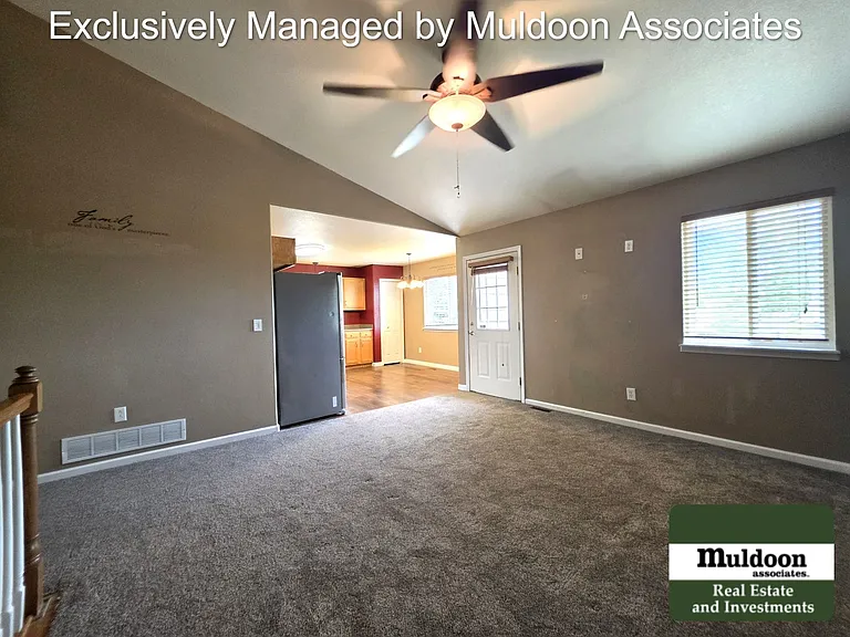 7599 Sailwind Dr — Photo 4