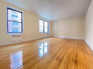 143-11 Barclay Ave #1R, Flushing, NY 11355