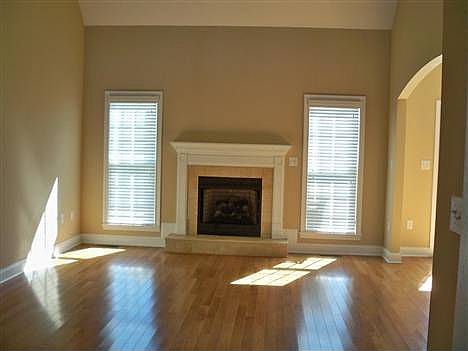 4th image of 2426 Rosemeade Dr