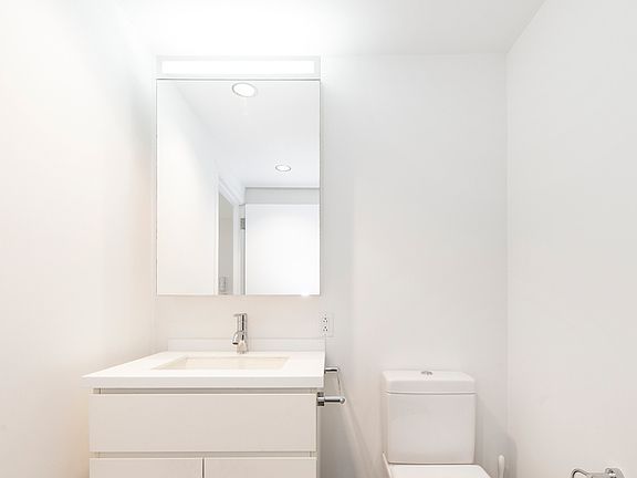 3rd image of 425 W 53rd St APT 201