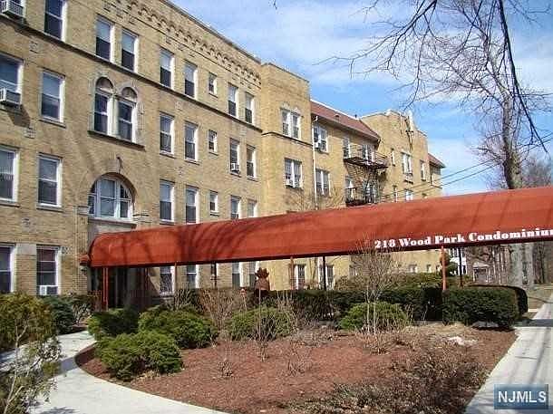 1st image of 218 Broad Ave APT 3A
