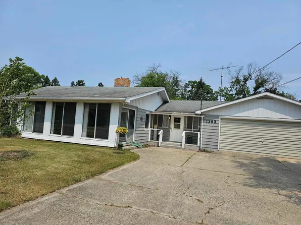 1363 E Swain St, White Cloud, MI 49349