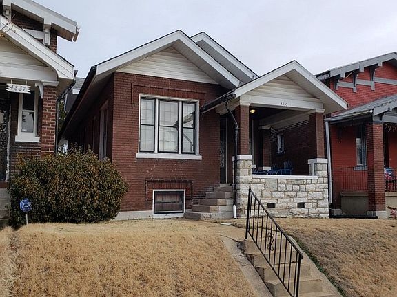 3rd image of 4833 Sacramento Ave