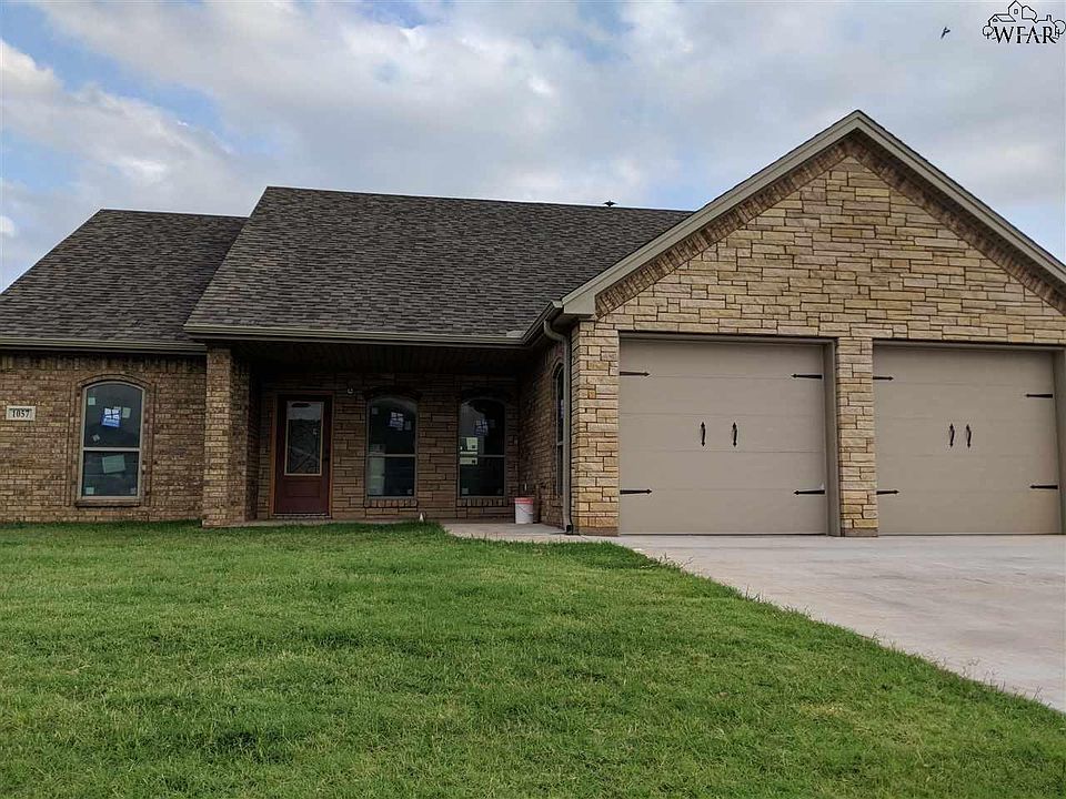 1st image of 1057 Colonnade Dr