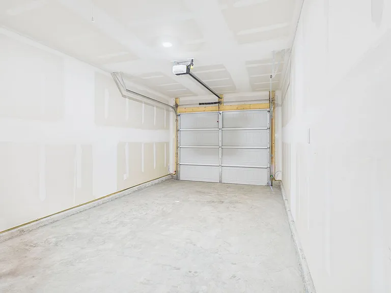 8911 Hockley St — Photo 26
