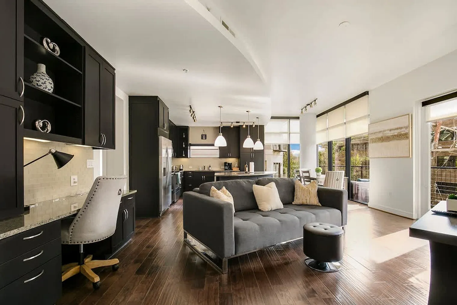 3 bed, 2.0 bath, $8,957 — Photo 3
