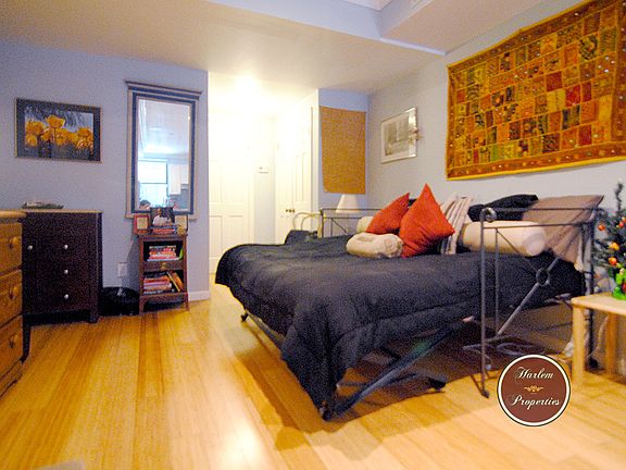 4th image of 54 W 130th St