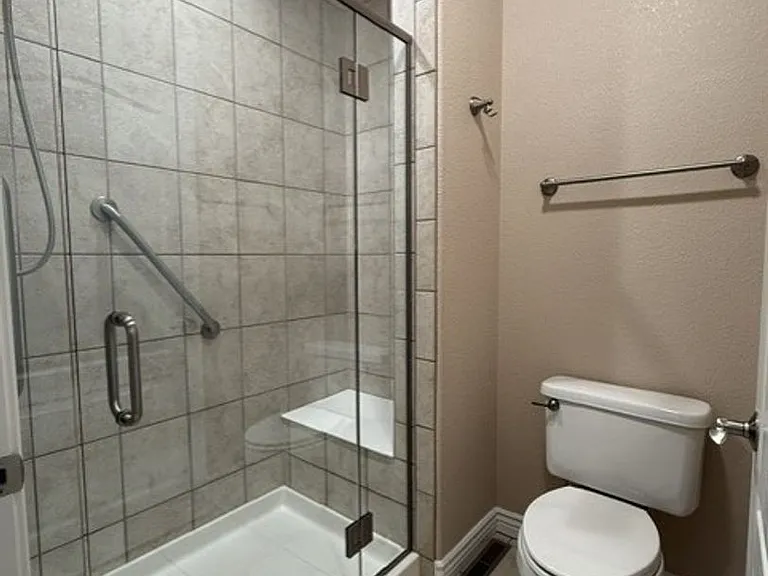 400 Sterling Dr — Photo 19