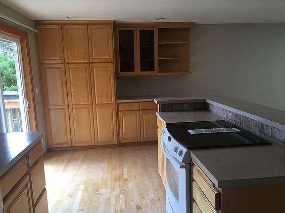 Kitchen with island