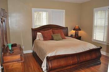 5th image of 1405 Woodlawn Blvd