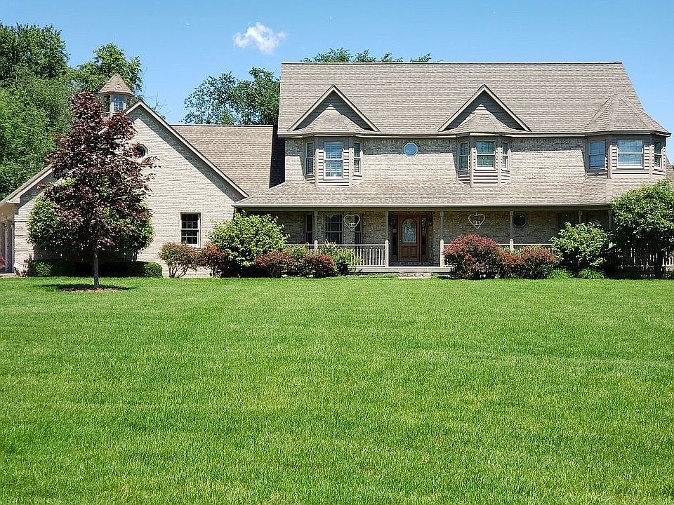 9035 Woodridge Drive