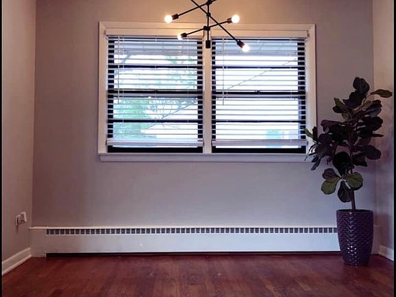 4th image of 221 E Division St