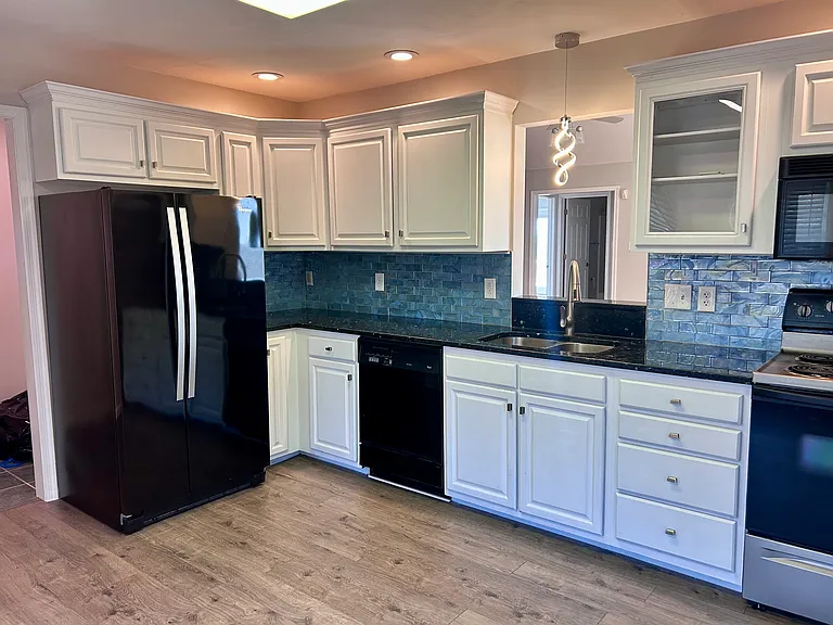 348 Diana Ct — Photo 12
