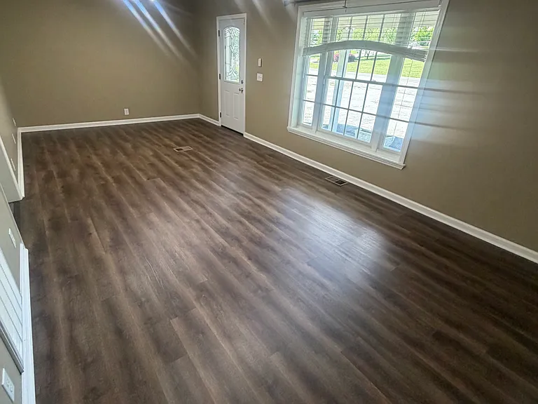 Living room cont...