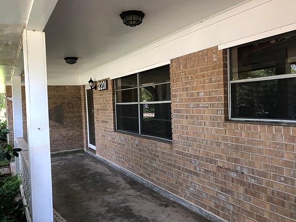 4th image of 2201 Nassau Dr