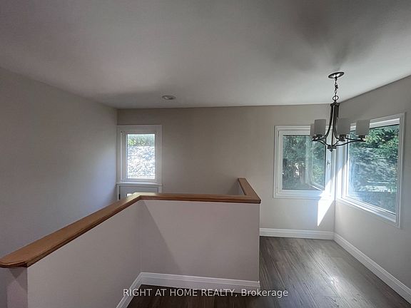 5th image of 379 The Queensway Rd S