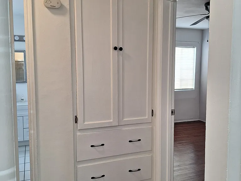 11256 Victory Blvd — Photo 17