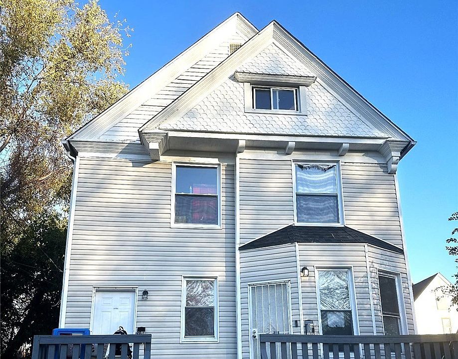 1st image of 1713 E 69th Pl