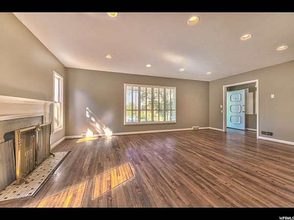 5th image of 2503 E Skyline Cir
