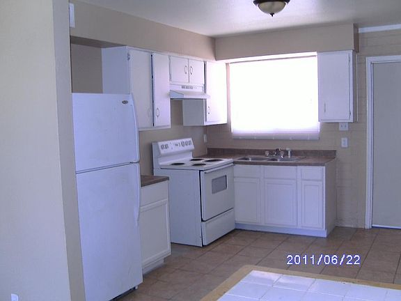 3rd image of 4821 E Willetta St