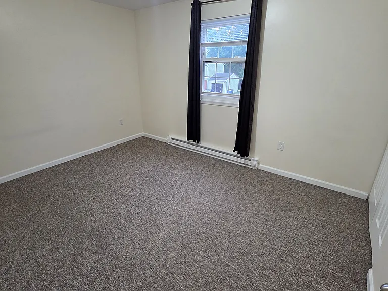 1875 Pineview Dr — Photo 6
