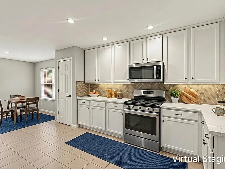 13522 Northsun Ln — Photo 2