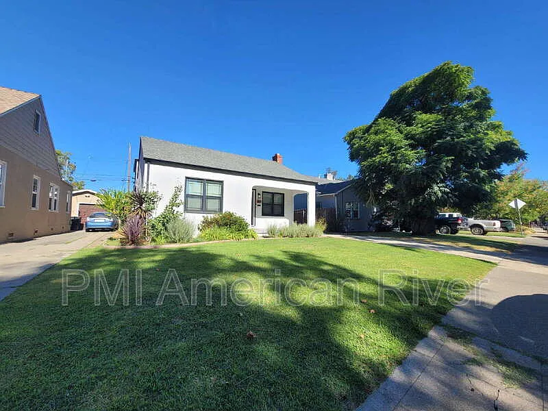 3 bed, 2.0 bath, 1350 sqft, $2,650 — Photo 1