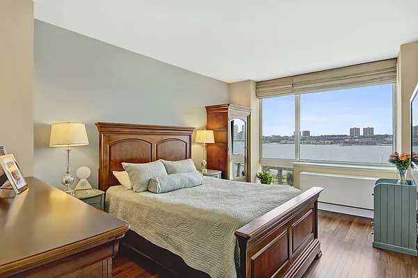 Sold by Nest Seekers International | media 19