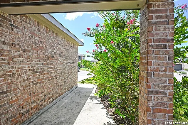 133 Buttercup Bnd — Photo 3