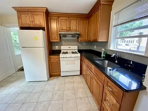 2 bed, 2.0 bath, 1056 sqft, $2,350 — Photo 2